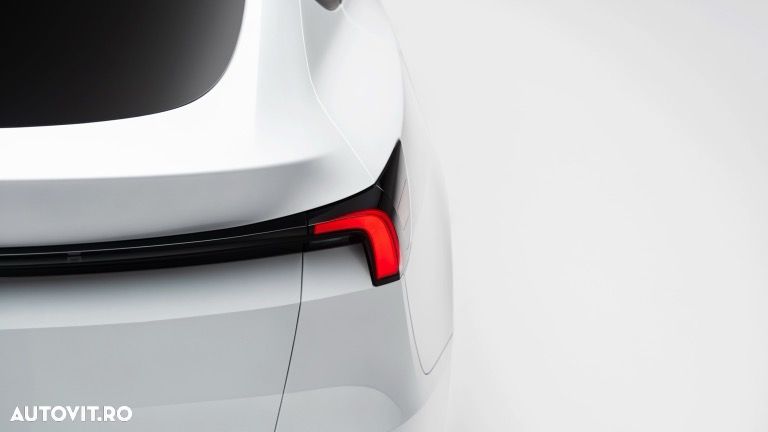 Tesla Model Y RWD Standard - 6