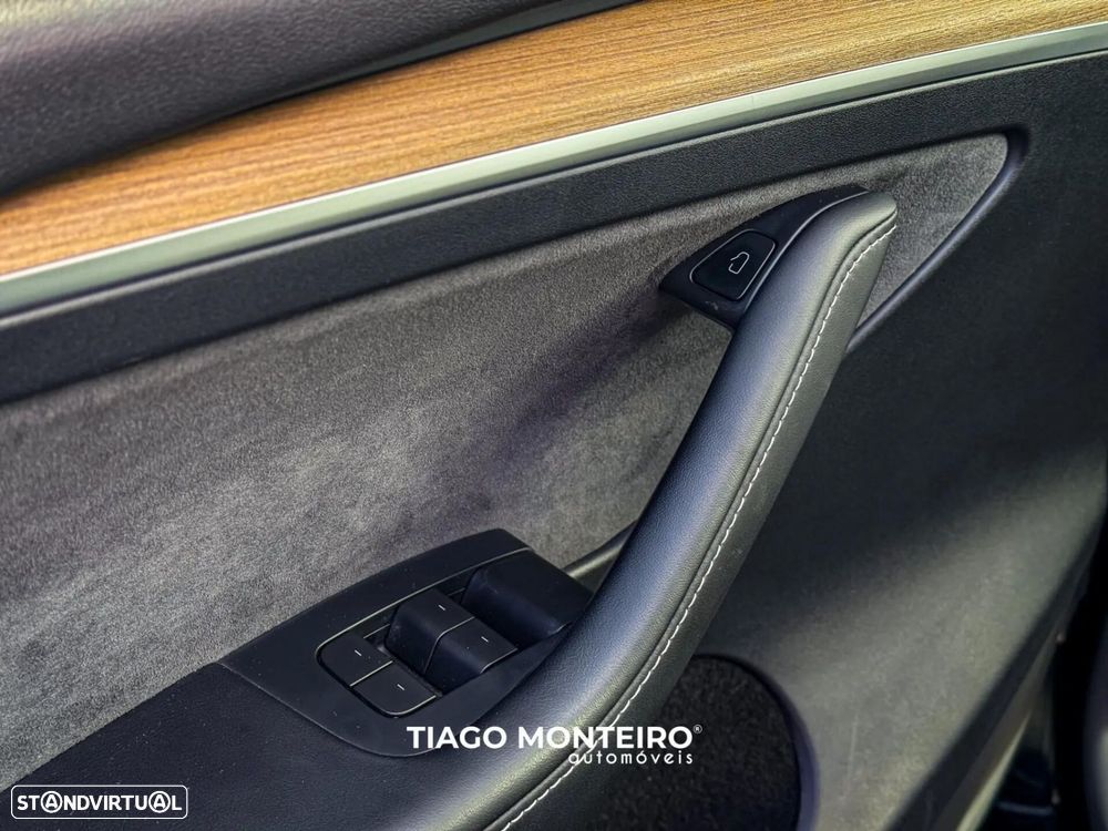 Tesla Model Y Tração Traseira - 60