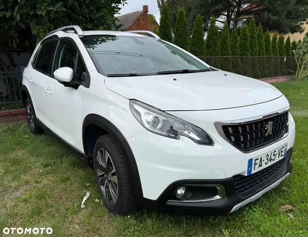 Peugeot 2008 1.2 Pure Tech Allure S&S - 3