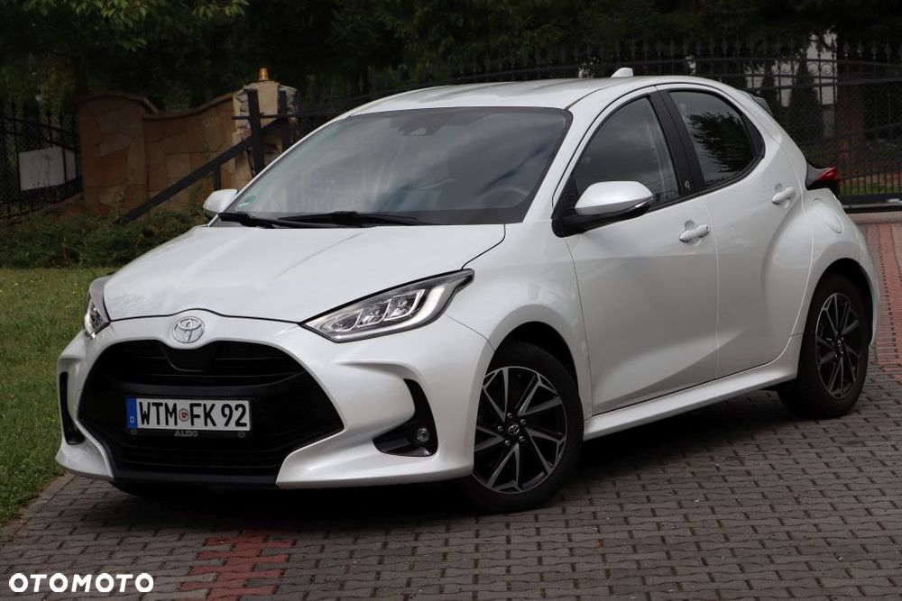Toyota Yaris 1.5 VVT-i Team Deutschland - 17
