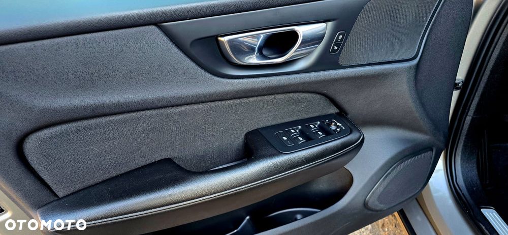 Volvo V60 D3 Geartronic Summum - 16