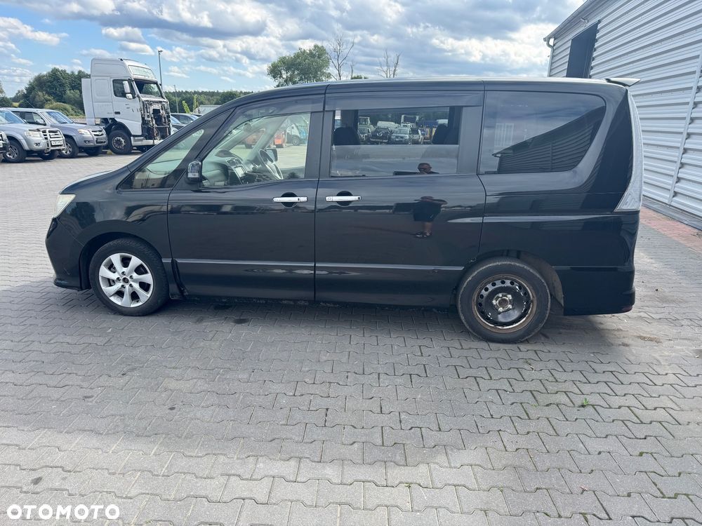 Nissan Serena - 7