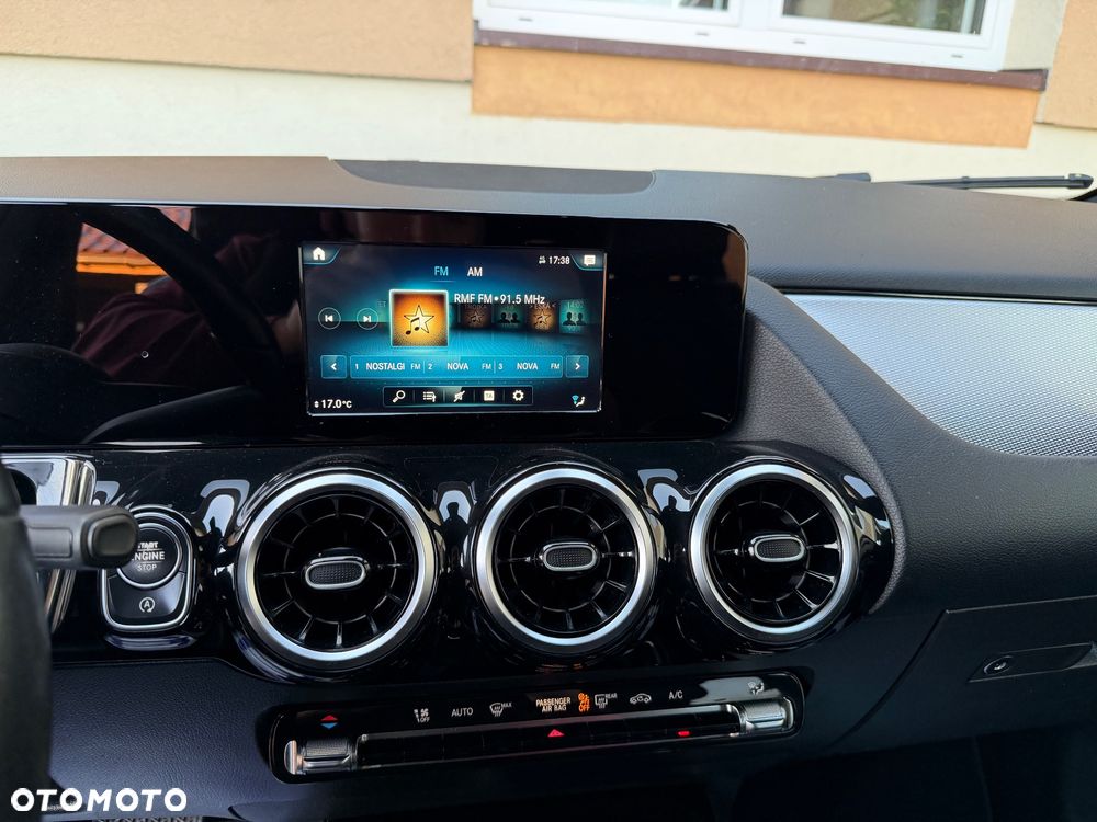 Mercedes-Benz Klasa B 180 7G-DCT Progressive - 36