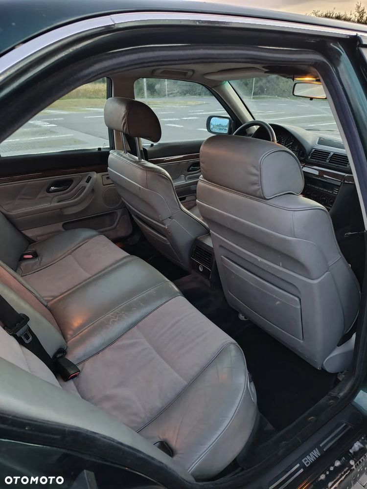 BMW Seria 7 728i L - 22