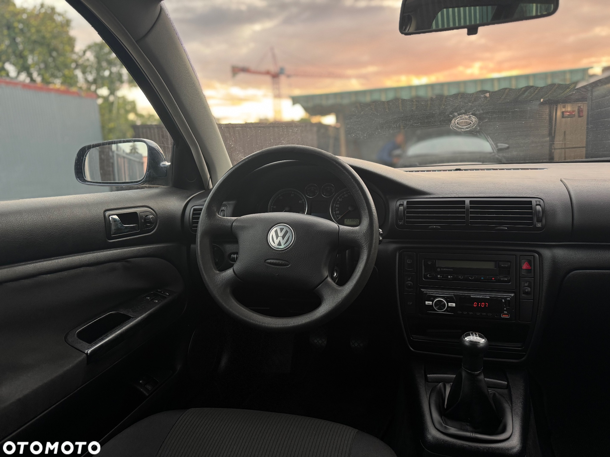 Volkswagen Passat 1.9 TDI Comfortline - 33