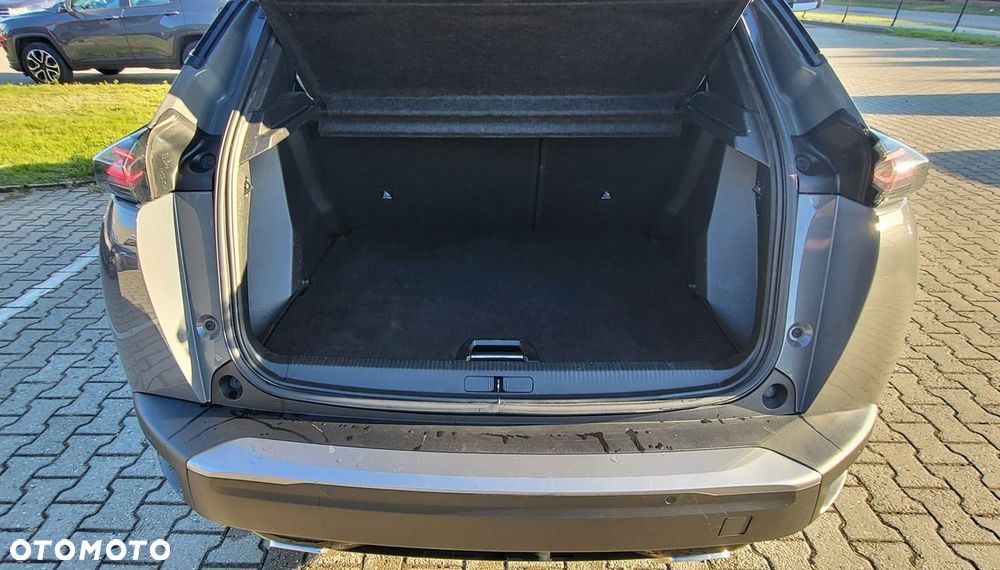 Peugeot 2008 Hybrid 136 e-DSC GT - 25