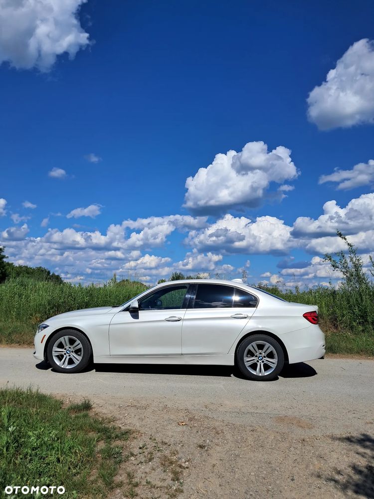 BMW Seria 3 330i - 5