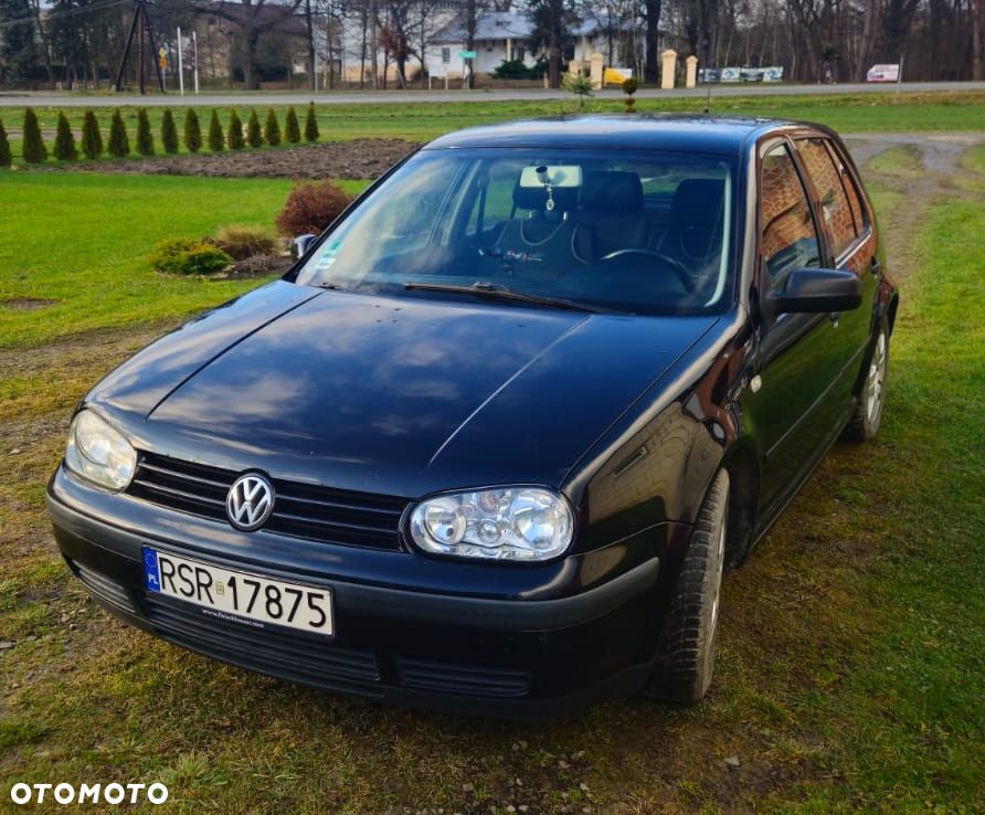 Volkswagen Golf 1.6 Basis - 1