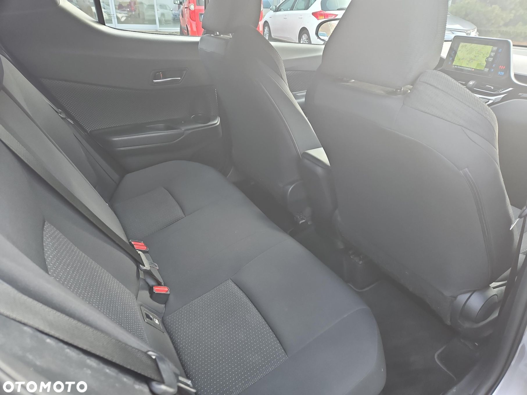 Toyota C-HR - 18