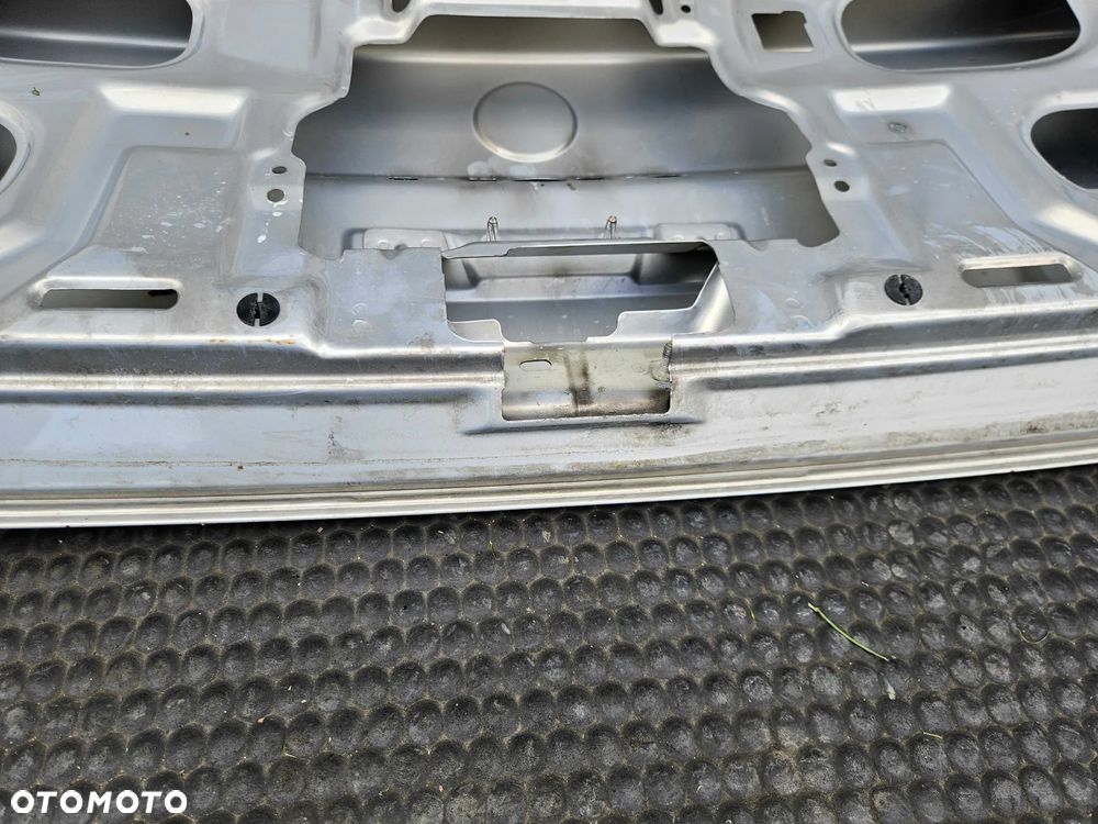 Klapa Pokrywa Bagażnika Tył Tylna Srebrna LA7W Znaczek Napis VW Passat B5 Sedan 97r - 33