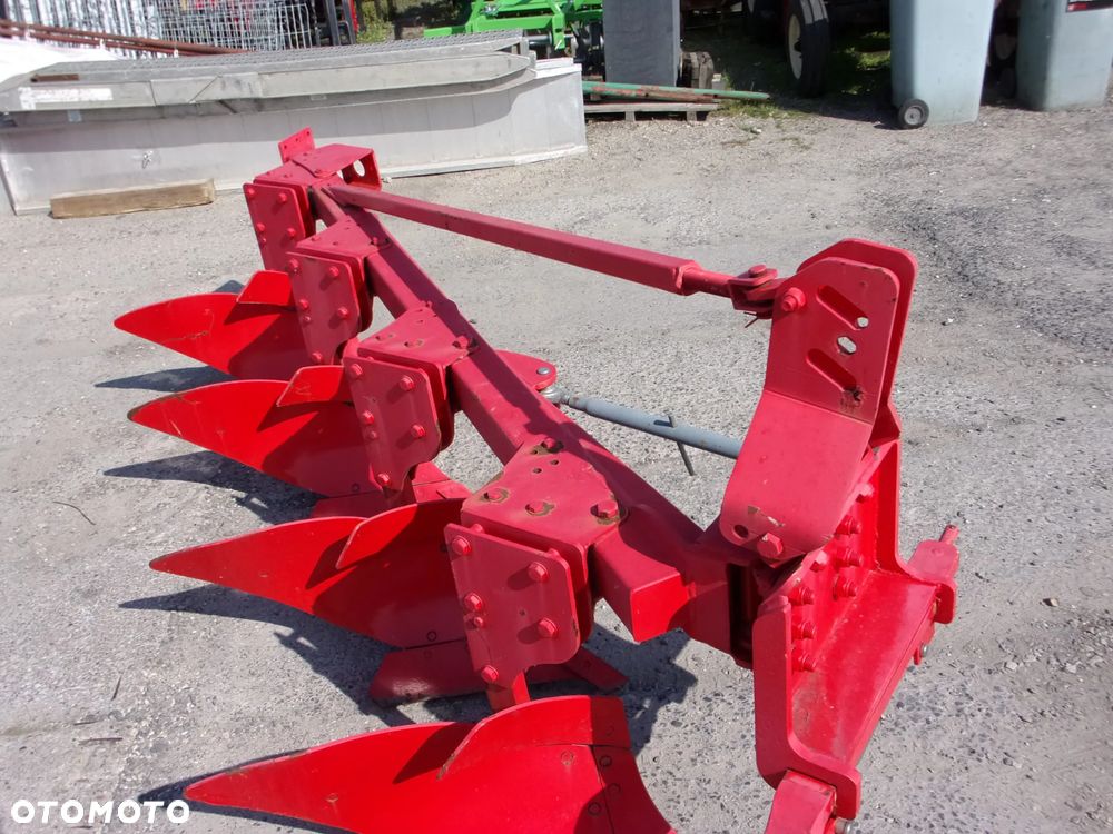 Akpil Pług obrotowy KM-180HP, KM-80R, Mix-Due, KM-80, Euro-Masz PO-4, POM4,  Bomet U-064/1, Pług jednobelkowy Akpil Mix-40, Wirax U018, Euro-Masz PJ4, PJR-4, PJM-4, Pług zagonowy - ramowy Akpil CZH350, CZH400, Euro-Masz Atlas PZ-3, PZ4 - 39