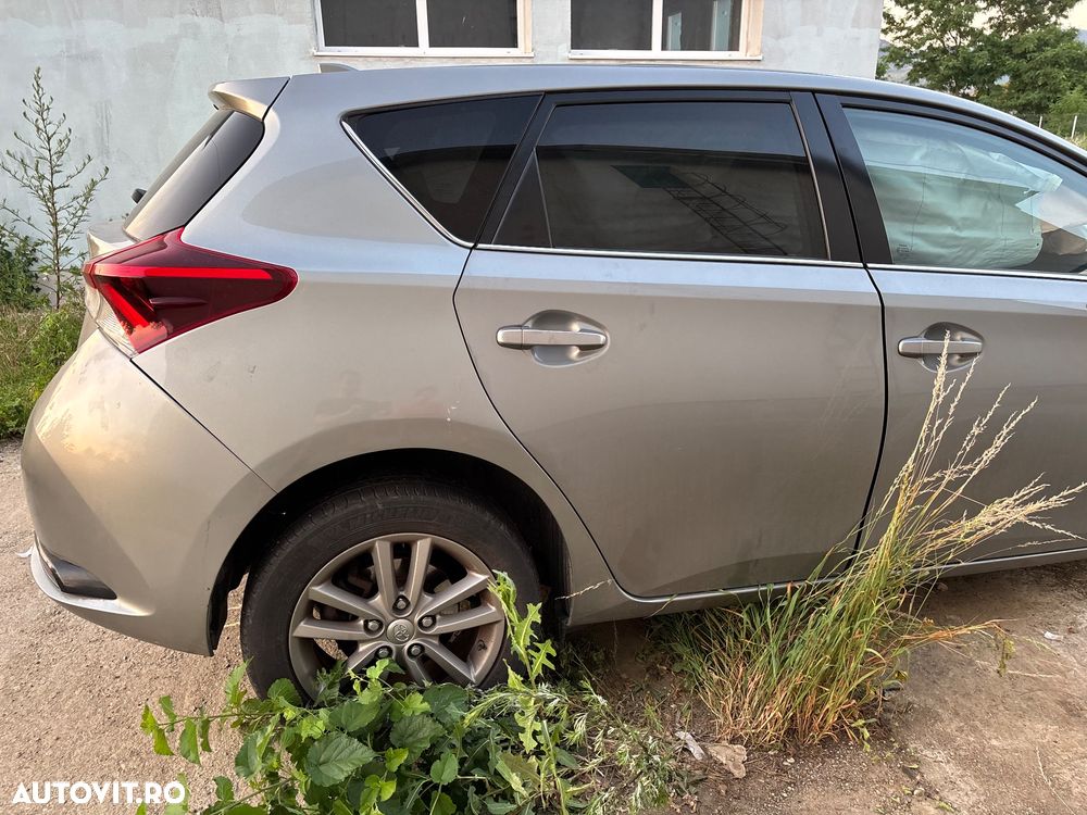 Toyota Auris - 15