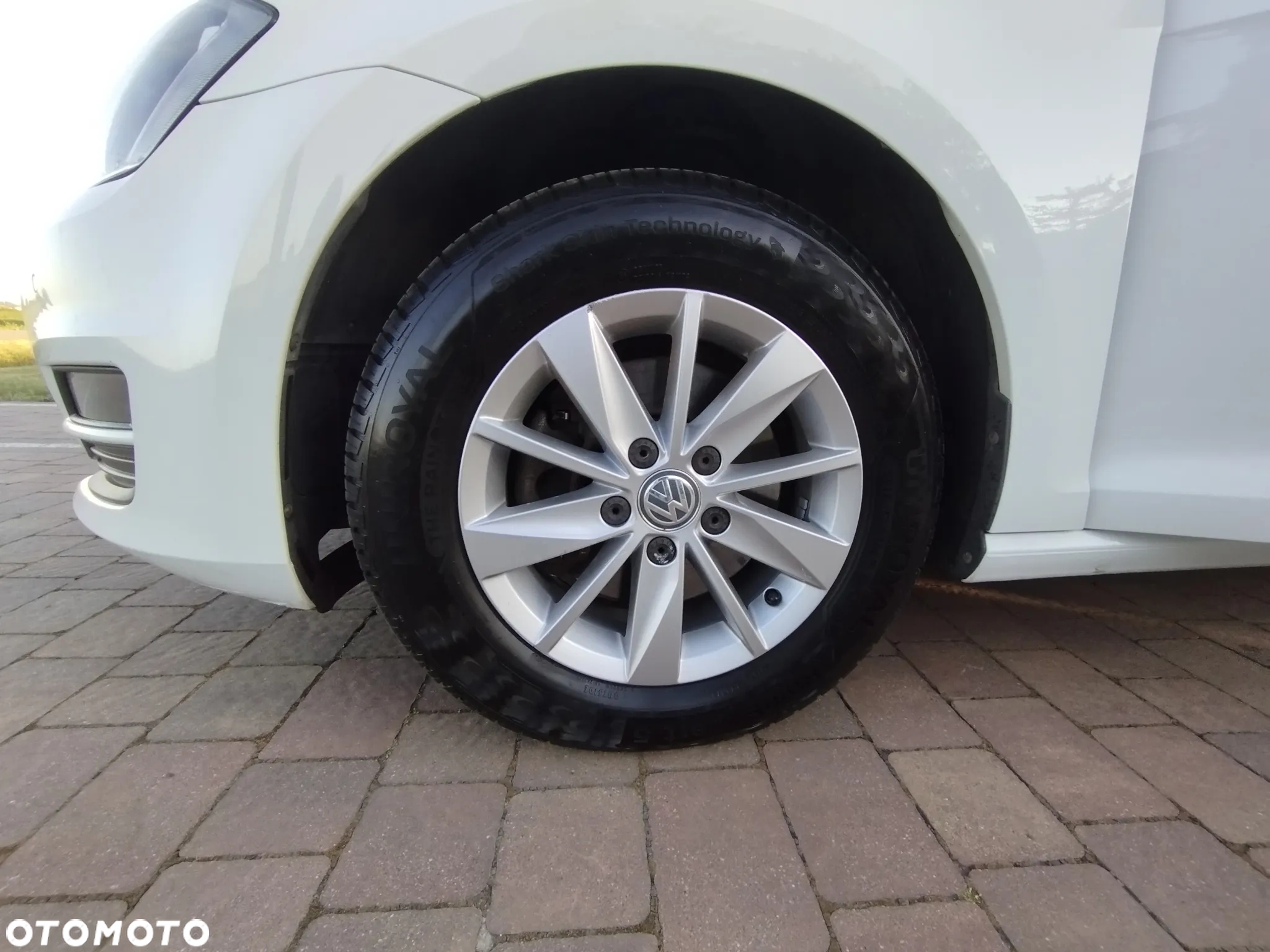 Volkswagen Golf 1.6 TDI 4Motion BlueMotion Technology Comfortline - 21