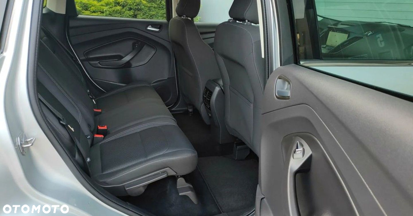 Ford Kuga - 28