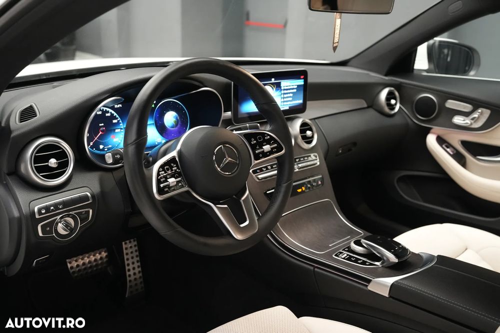 Mercedes-Benz C 400 4MATIC Coupe - 13