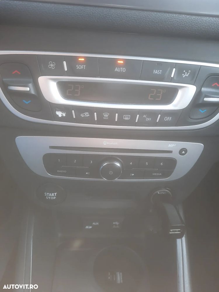 Renault Megane dCi 110 FAP Paris Business - 13