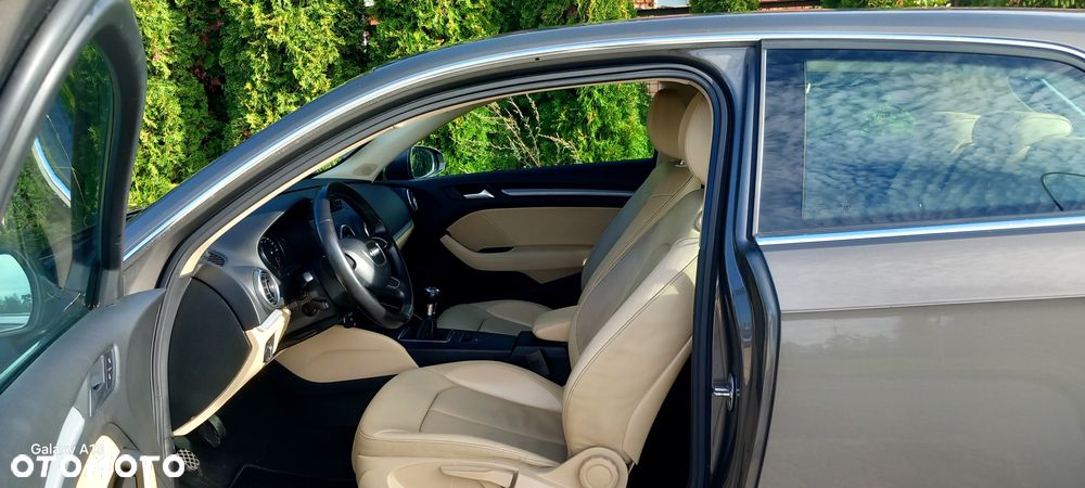 Audi A3 Sportback 1.6 TDI DPF Ambiente - 13