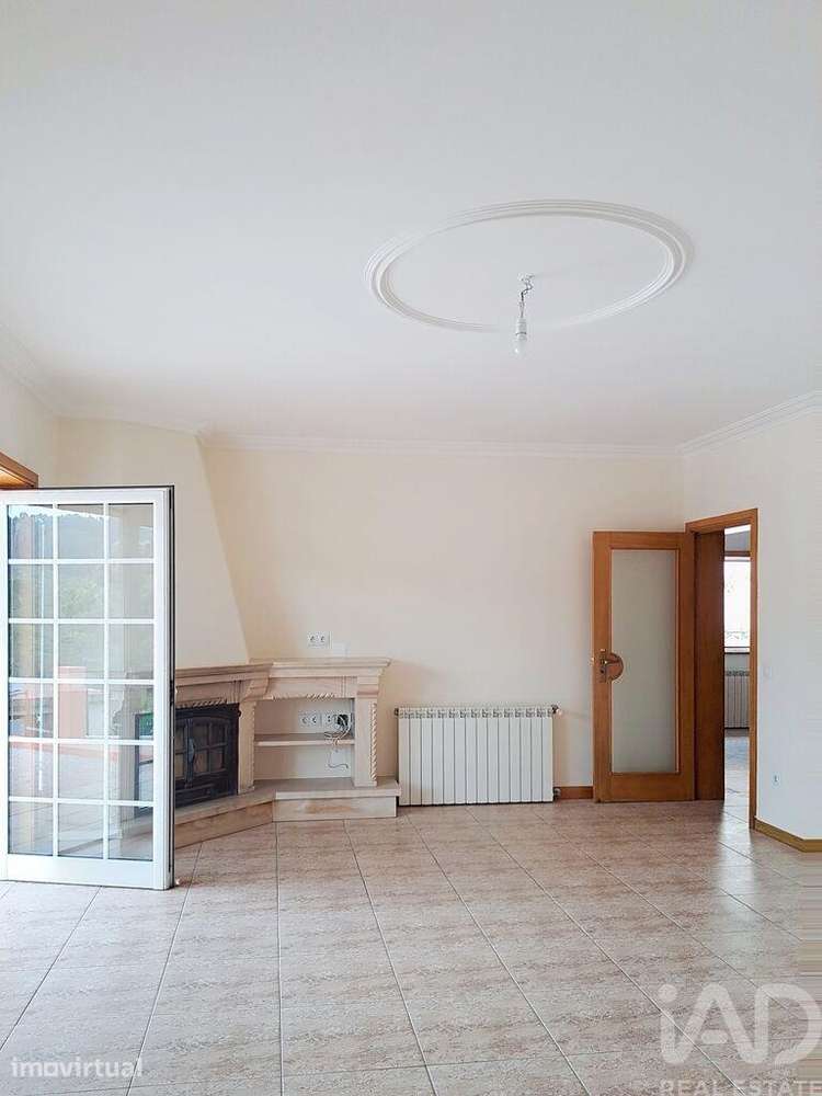 Casa / Villa T4 em Canedo, Vale e Vila Maior de 264 m2 - Grande imagem: 3/26