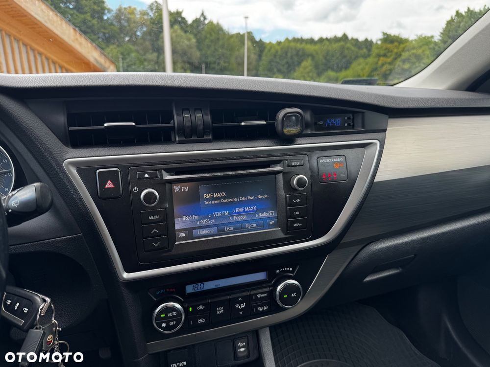 Toyota Auris 1.6 Prestige - 19