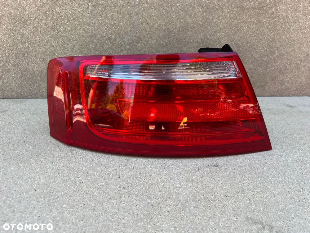 LAMPA TYLNA LEWA AUDI A5 8T 8T0945095