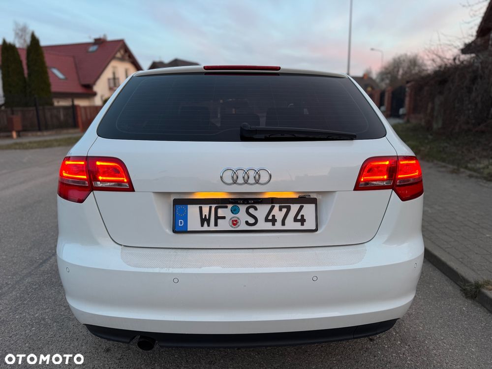 Audi A3 Sportback 2.0 TDI DPF S tronic S line Sportpaket - 14