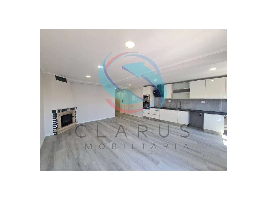 Apartamento T4 totalmente remodelado - Grande imagem: 4/15