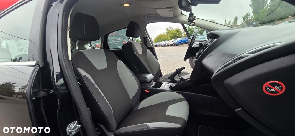Ford Focus 1.6 EcoBoost Start-Stopp-System Titanium - 38