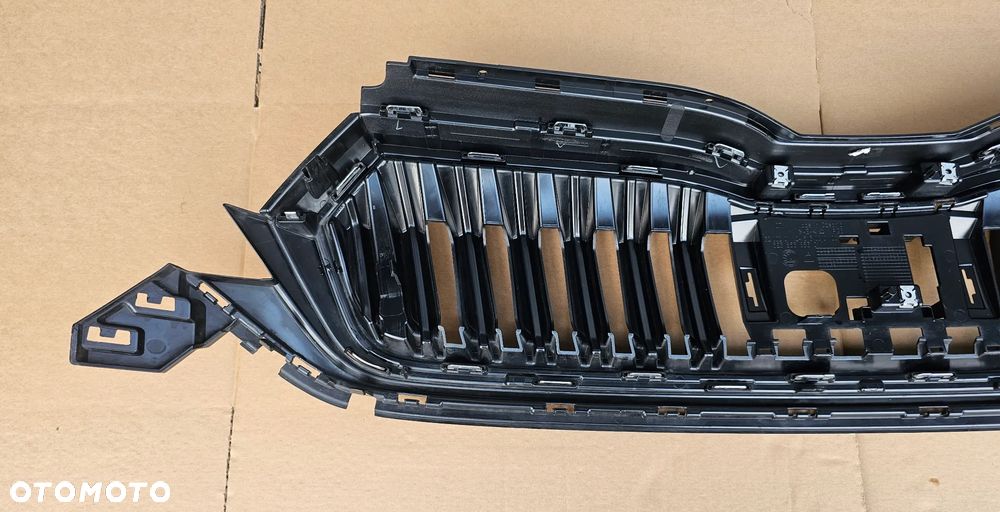 Grill atrapa Skoda Octavia 5E3853653C - 6