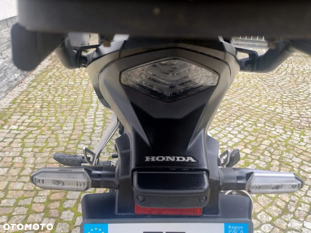 Honda CB - 12