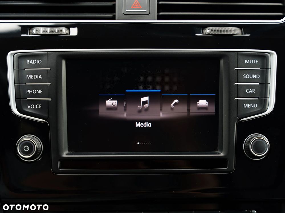 Volkswagen Golf 1.4 TSI BMT Comfortline DSG - 32