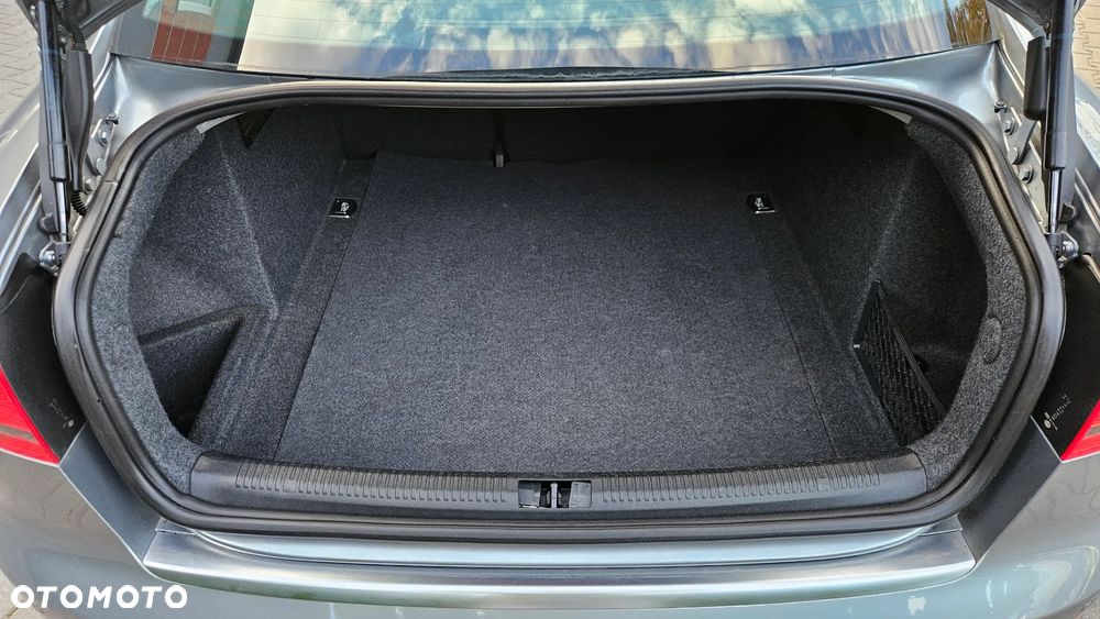 Audi A4 Limousine - 12