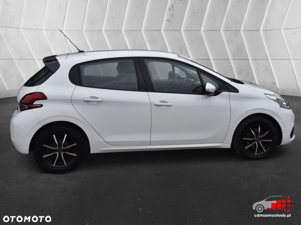 Peugeot 208 - 11