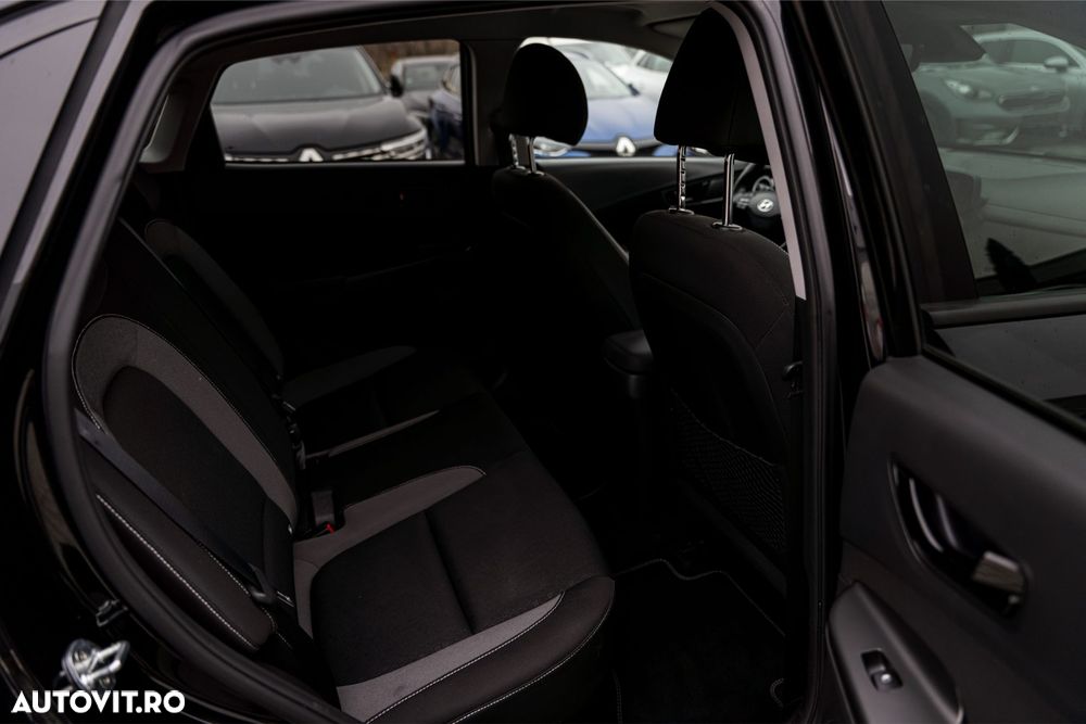 Hyundai KONA - 8