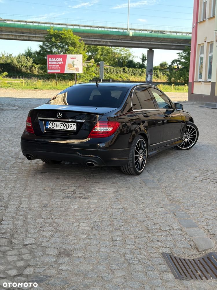 Mercedes-Benz Klasa C 300 CDI DPF 4Matic (BlueEFFICIENCY) 7G-TRONIC Avantgarde - 3