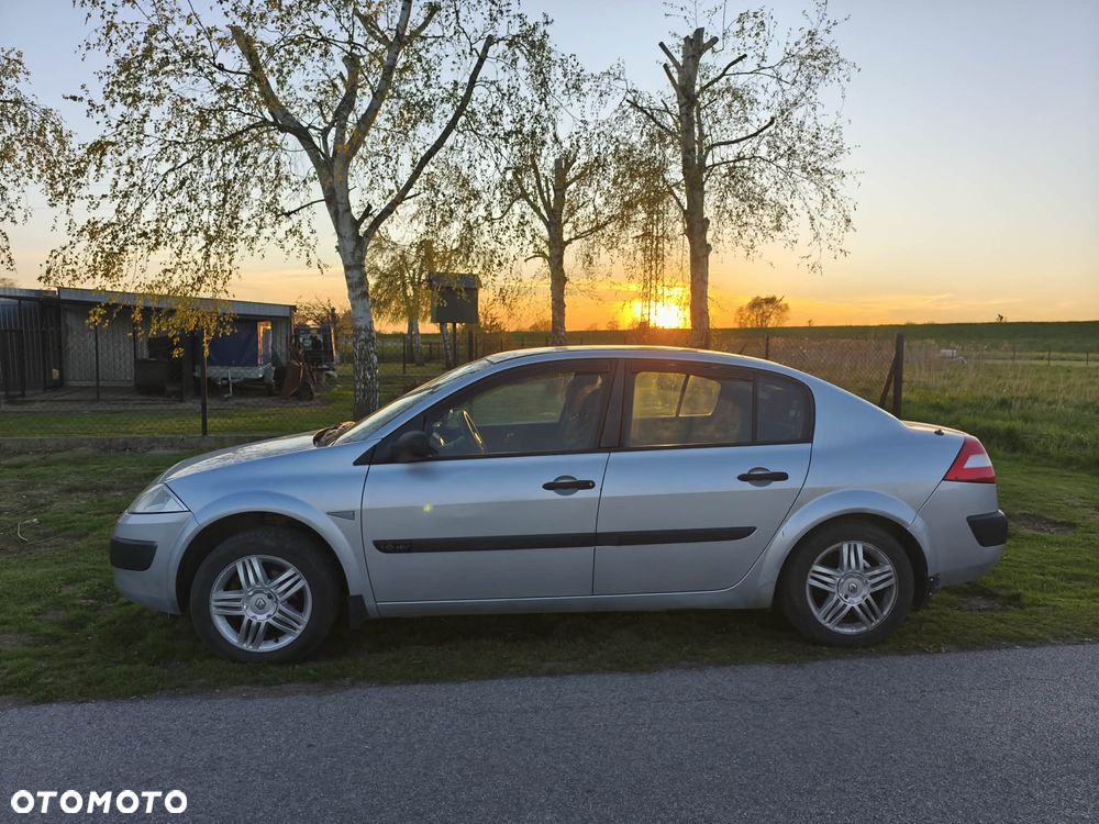 Renault Megane 1.6 16V Confort Authentique - 3