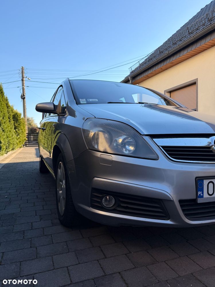 Opel Zafira - 1