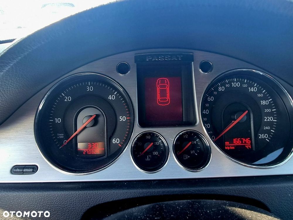Volkswagen Passat - 16