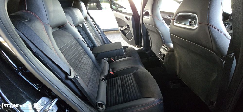 Mercedes-Benz GLA 200 d 7G-DCT AMG Line - 30