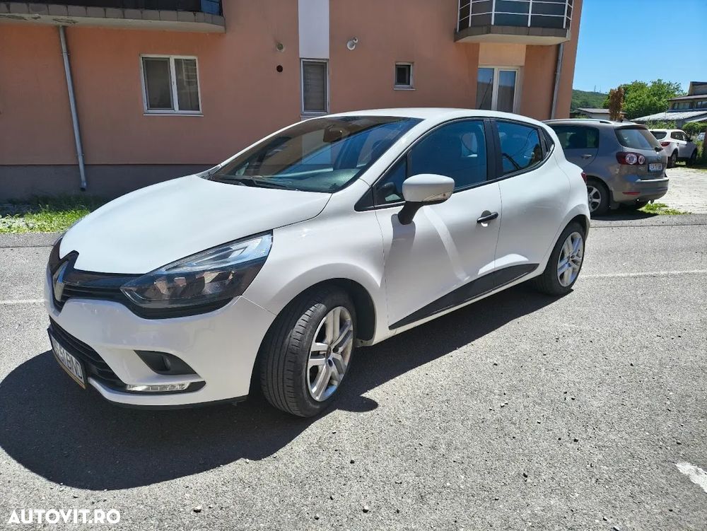 Renault Clio - 1