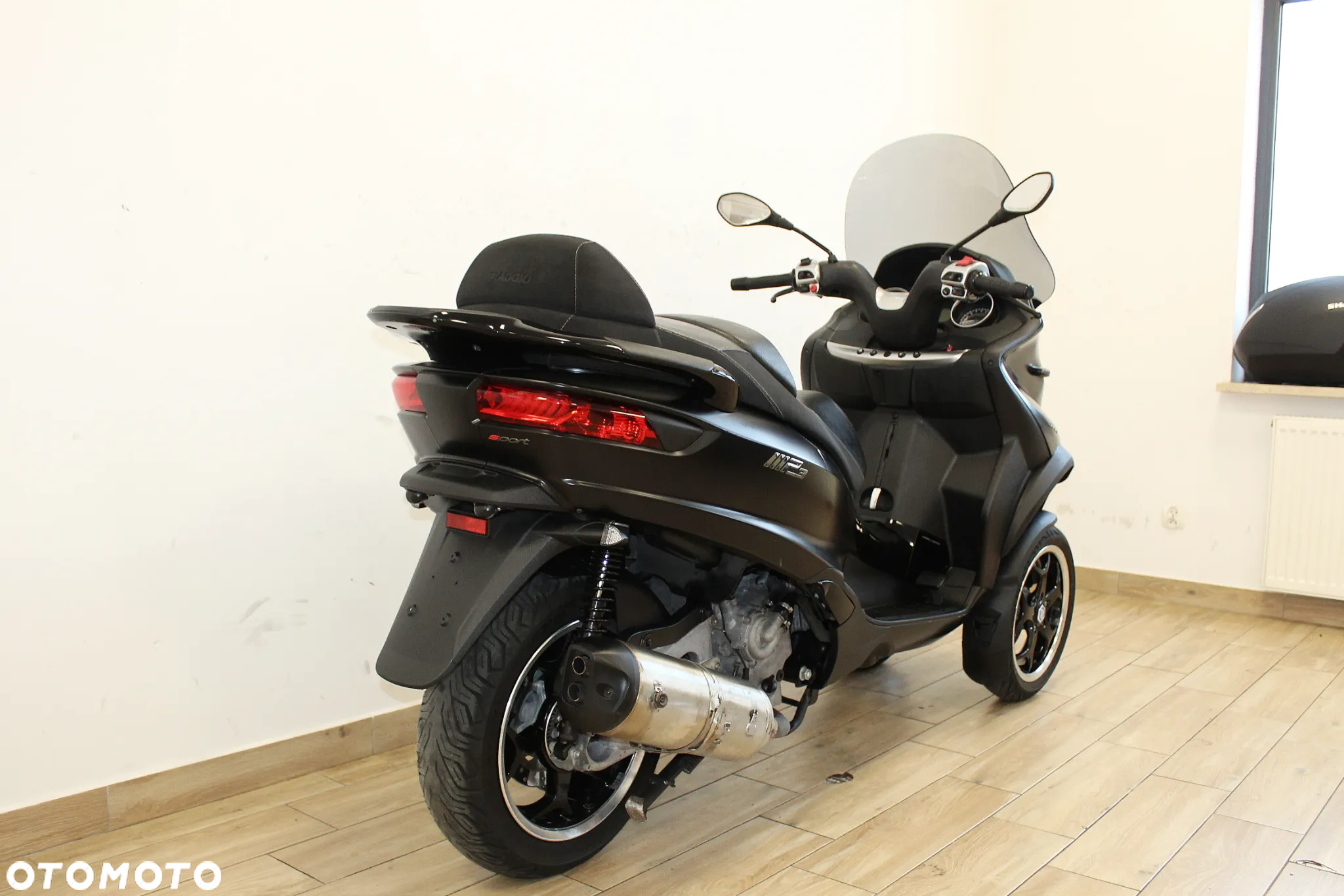 Piaggio MP-3 - 7