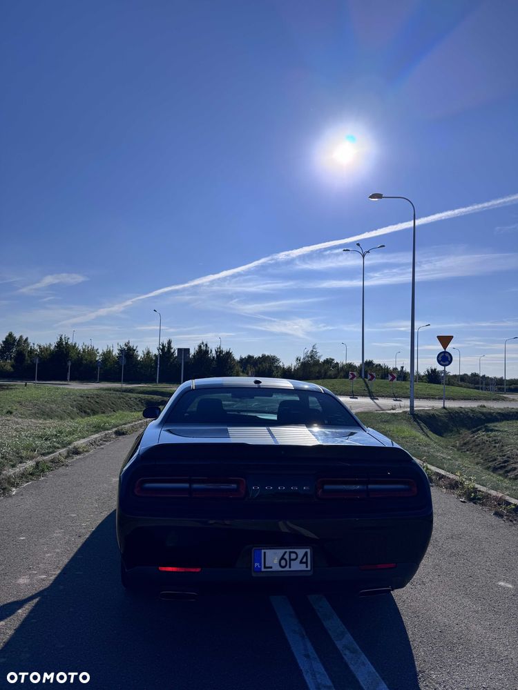 Dodge Challenger 2016 photo 2