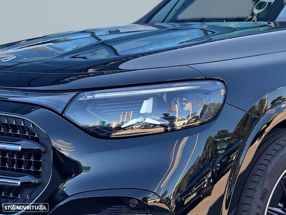 Mercedes-Benz GLB 200 Standard - 2