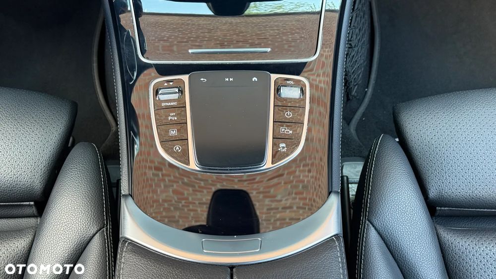 Mercedes-Benz GLC - 22