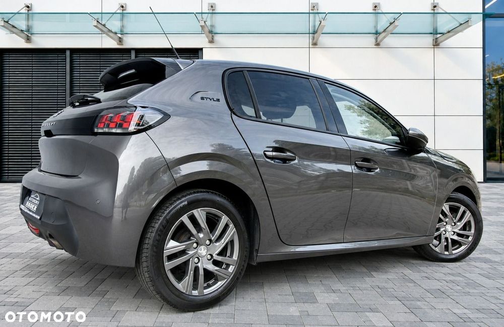 Peugeot 208 - 29