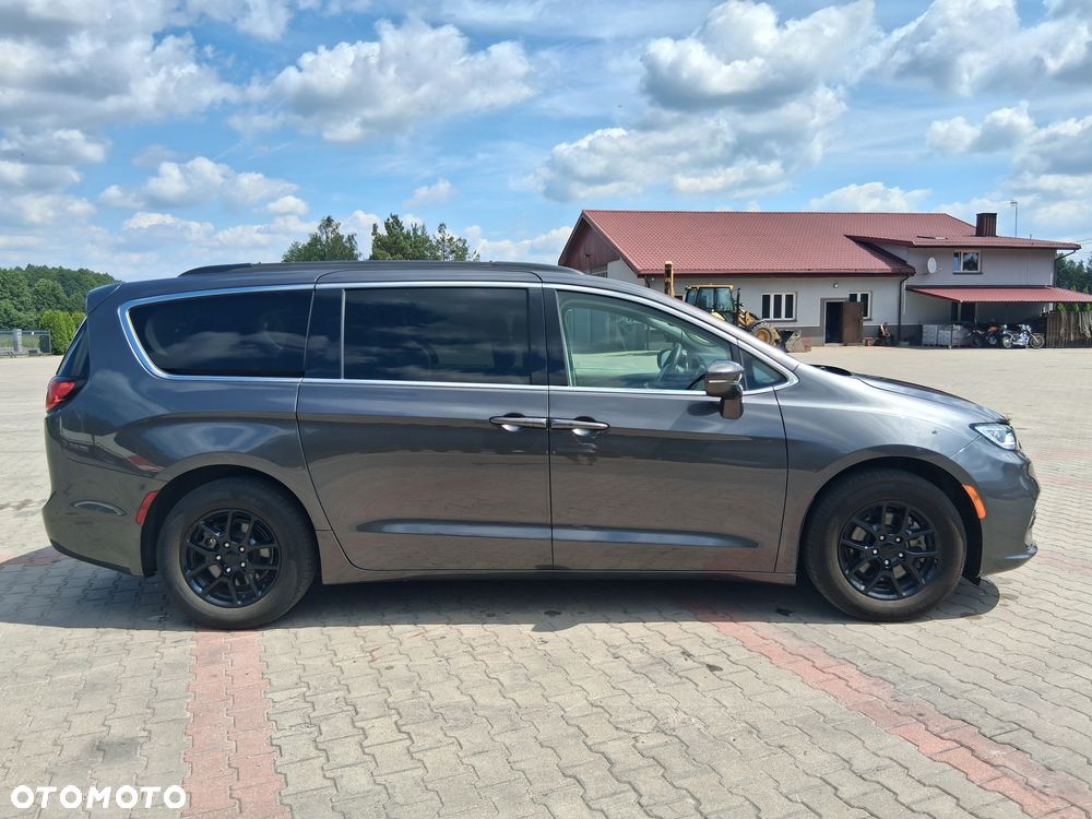 Chrysler Pacifica - 3