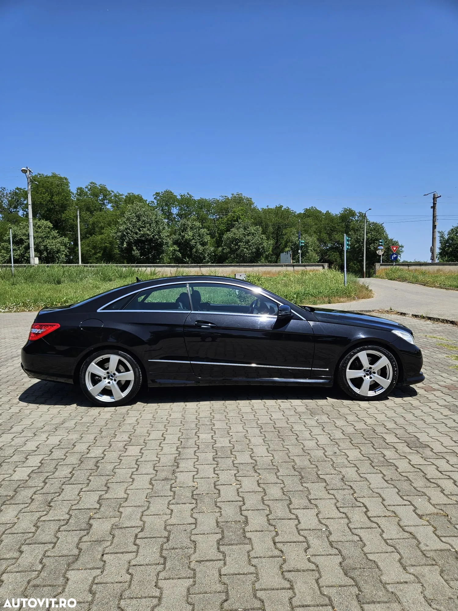 Mercedes-Benz E 350 CDI DPF Coupe BlueEFFICIENCY 7G-TRONIC Avantgarde - 5