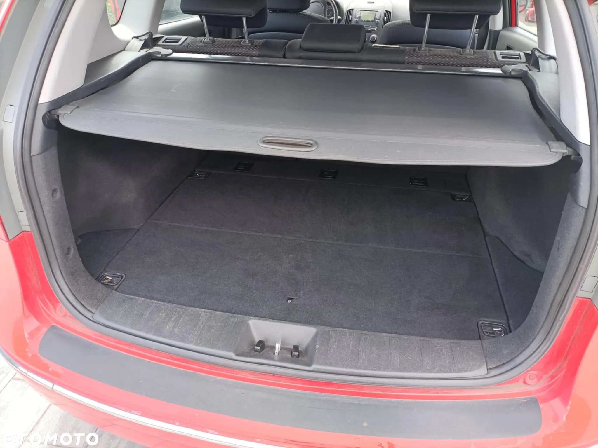 Hyundai i30 1.6 CRDi Base + - 8