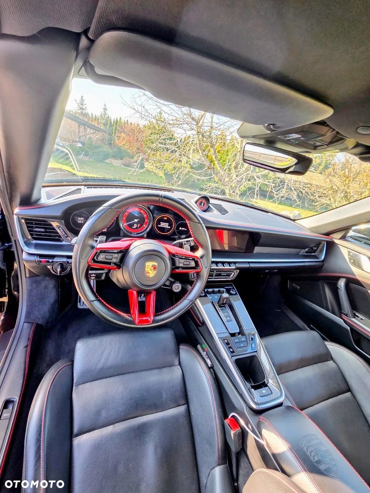 Porsche 911 Carrera 4S - 17