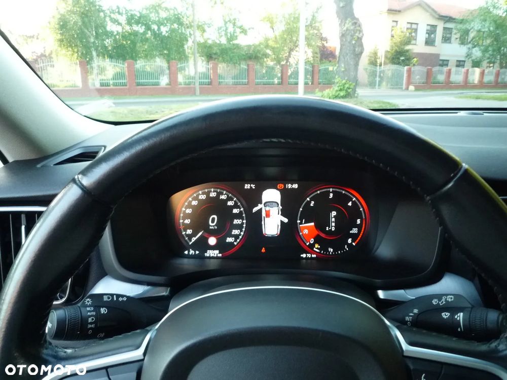 Volvo V60 D3 Drive-E Momentum - 17