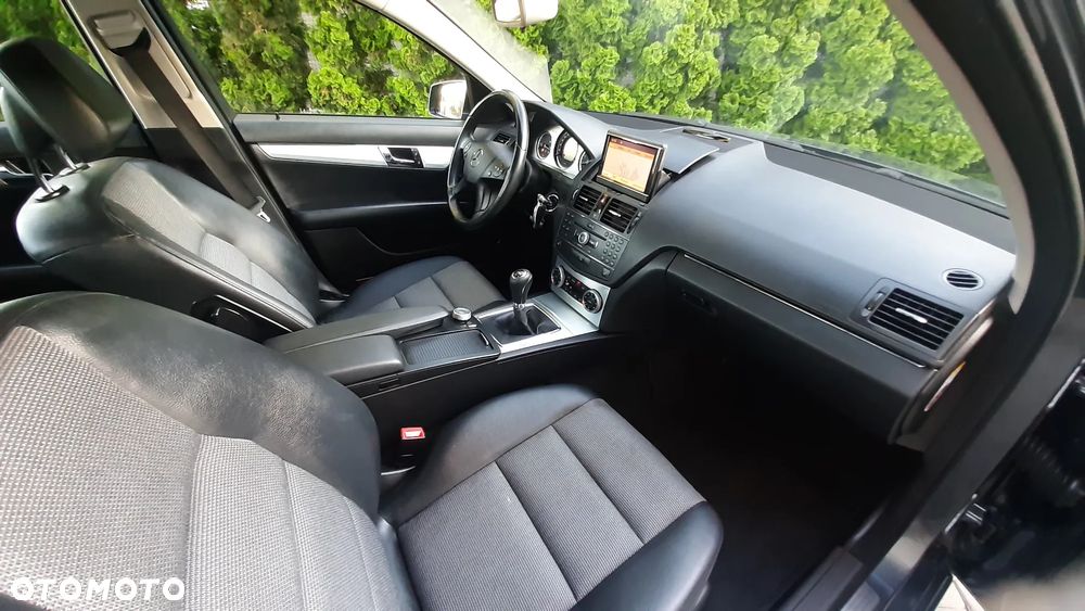 Mercedes-Benz Klasa C 180 Kompressor BlueEFFICIENCY Avantgarde - 28